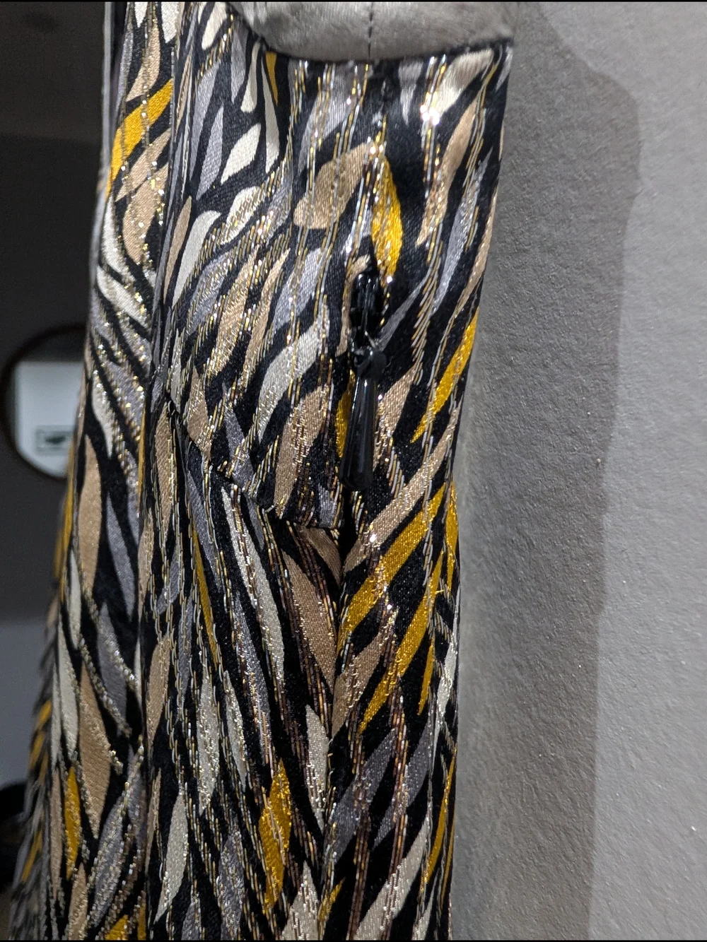 Tory‎ Burch Silk Blend Printed Tank Top Women's Size 0 Gray Gold Sleeveless